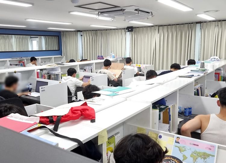 에듀셀파독학기숙학원 남학생캠퍼스 자습실