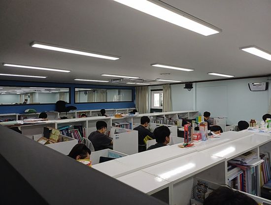 에듀셀파독학기숙학원 남학생캠퍼스 자습실