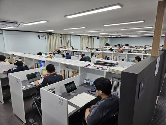 에듀셀파독학기숙학원 남학생캠퍼스 자습실