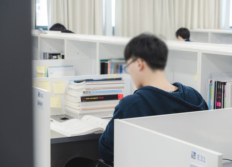 에듀셀파독학기숙학원 남학생캠퍼스 자습실