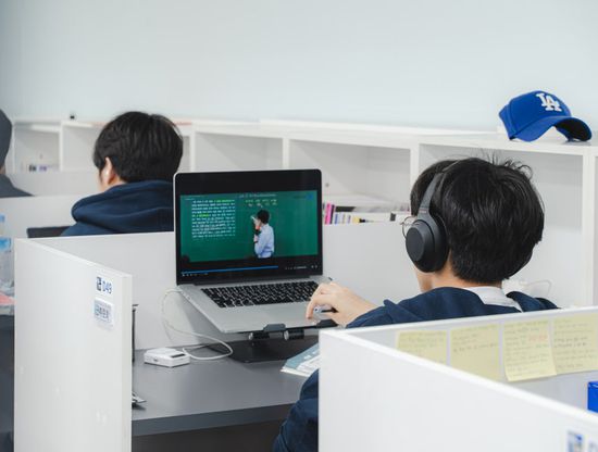 에듀셀파독학기숙학원 남학생캠퍼스 자습실