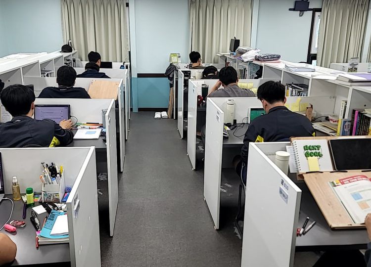 에듀셀파독학기숙학원 남학생캠퍼스 자습실