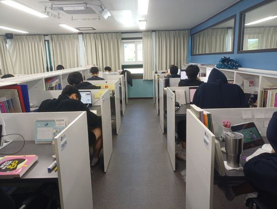 에듀셀파 남학생캠퍼스 학습실
