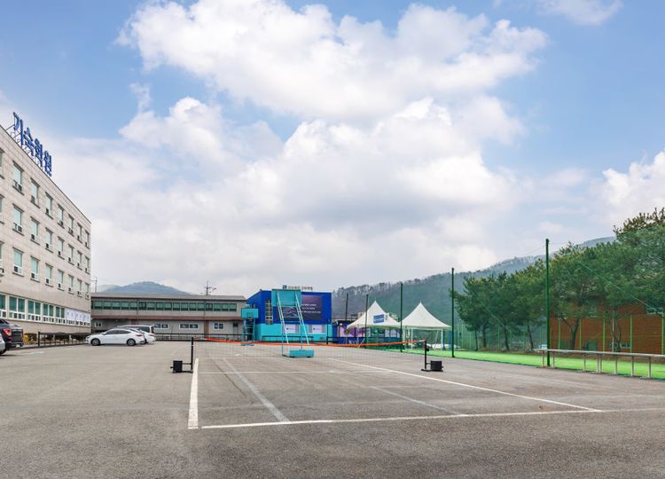 에듀셀파 남학생캠퍼스 야외전경