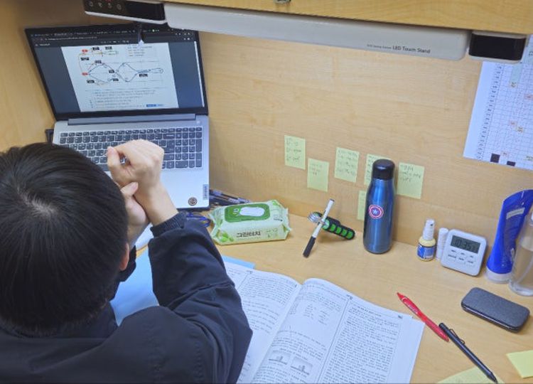 에듀셀파독학기숙학원 남학생캠퍼스 자습실
