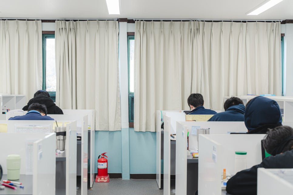 에듀셀파 남학생 기숙학원 자습실