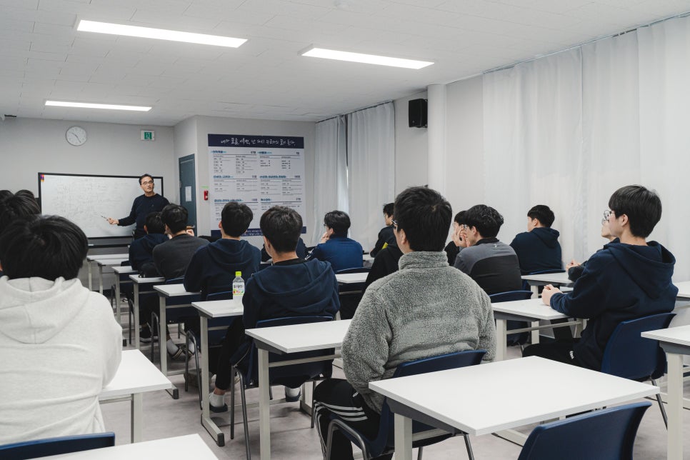 에듀셀파 남학생 기숙학원 강실