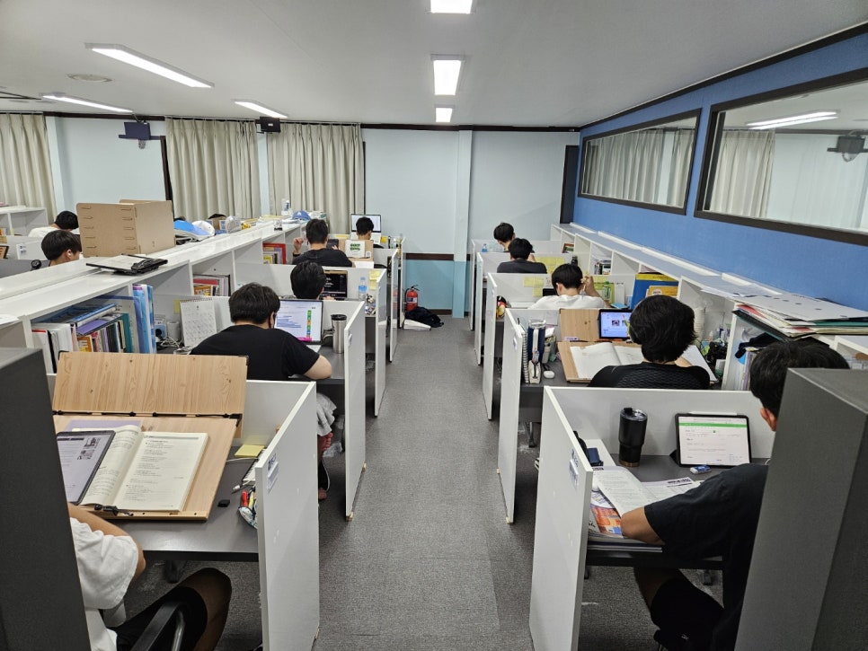 에듀셀파 남학생 기숙학원 학습실