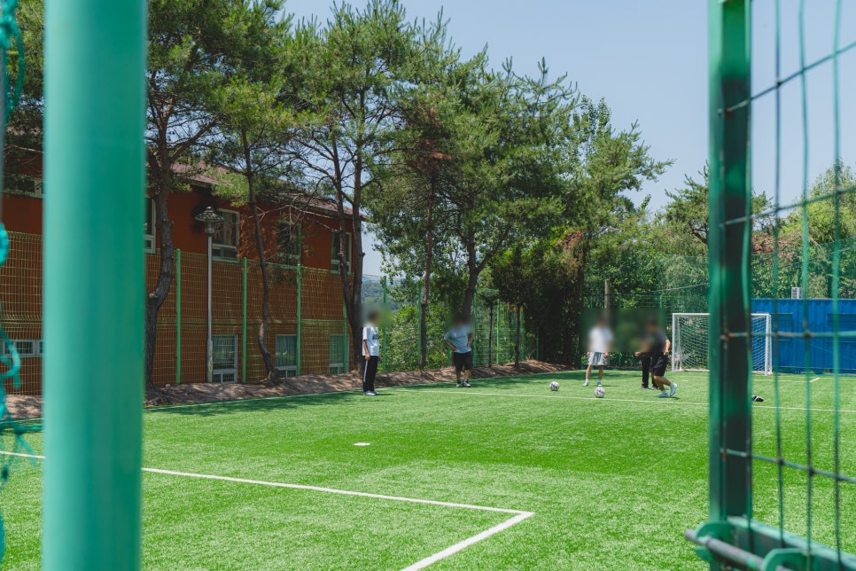 에듀셀파 남학생 기숙학원 축구장
