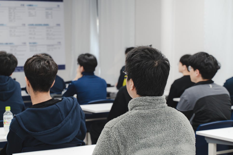에듀셀파 남학생 기숙학원 강의실