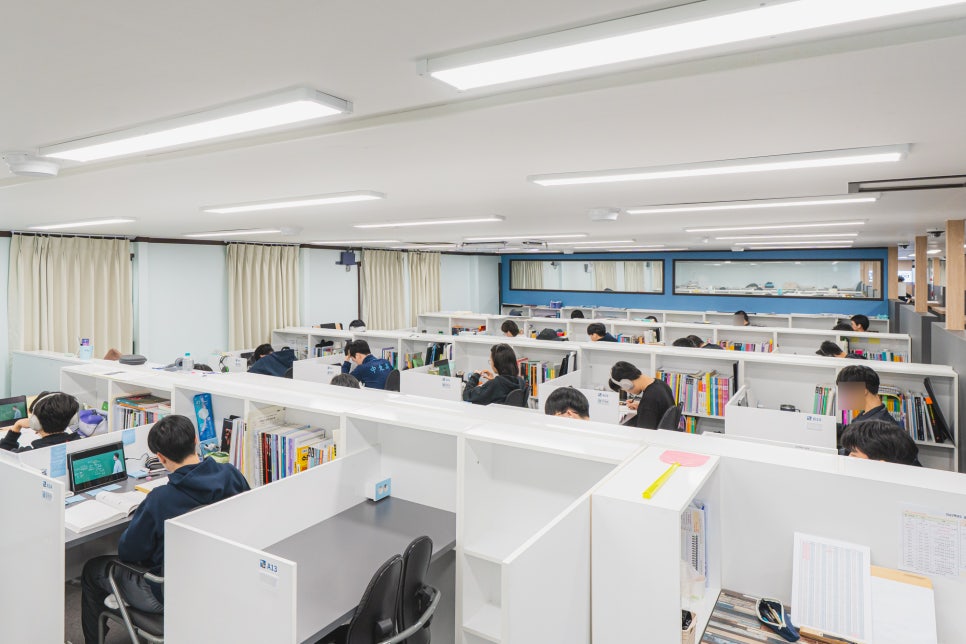 에듀셀파 남학생 기숙학원 학습실