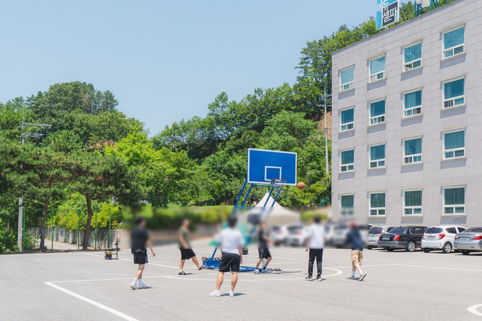 에듀셀파 남학생 기숙학원 농구장