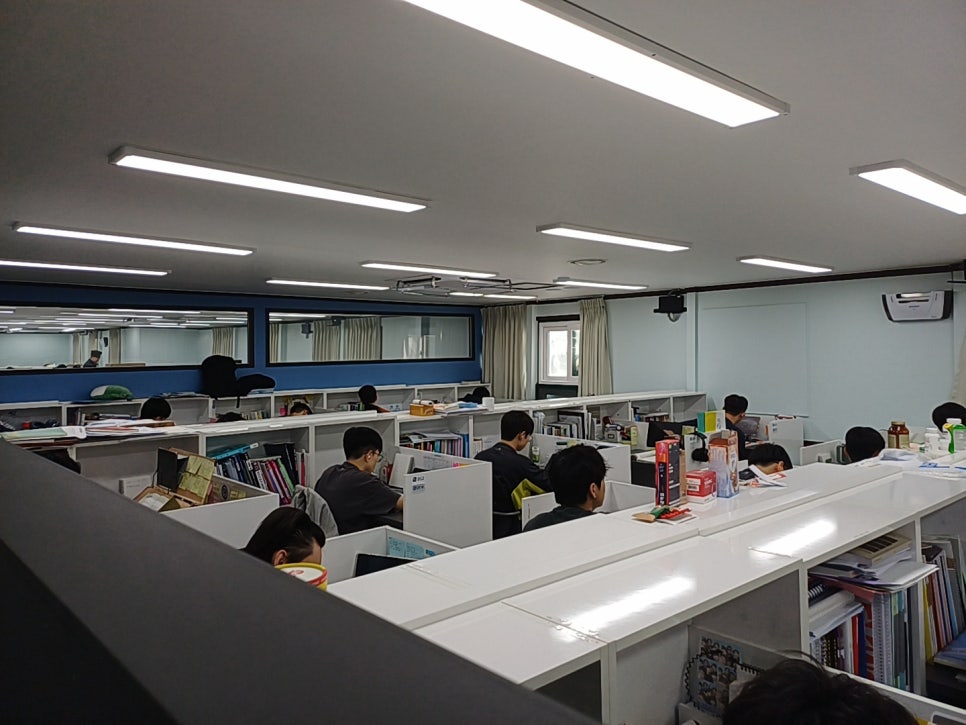 에듀셀파 남학생 기숙학원 학습실