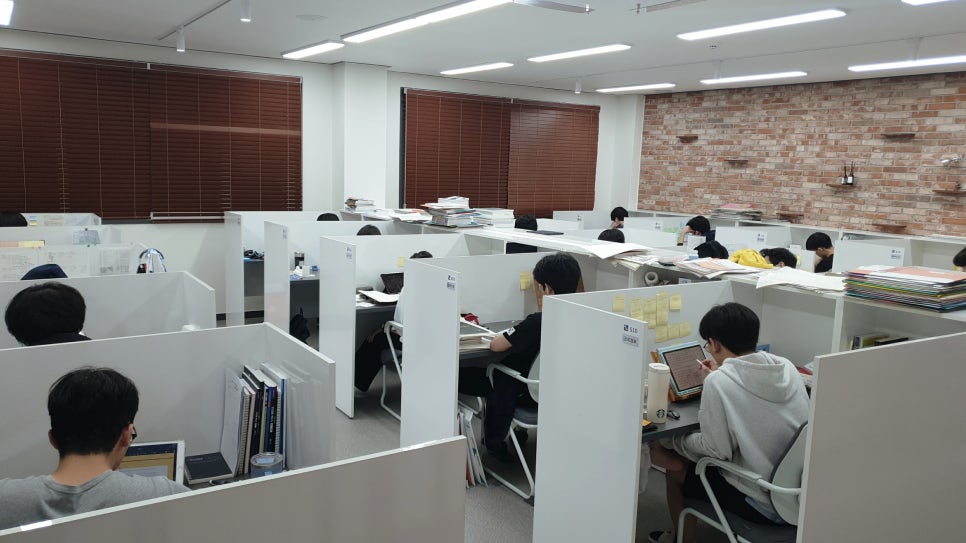에듀셀파  남학생 기숙학원 학습실