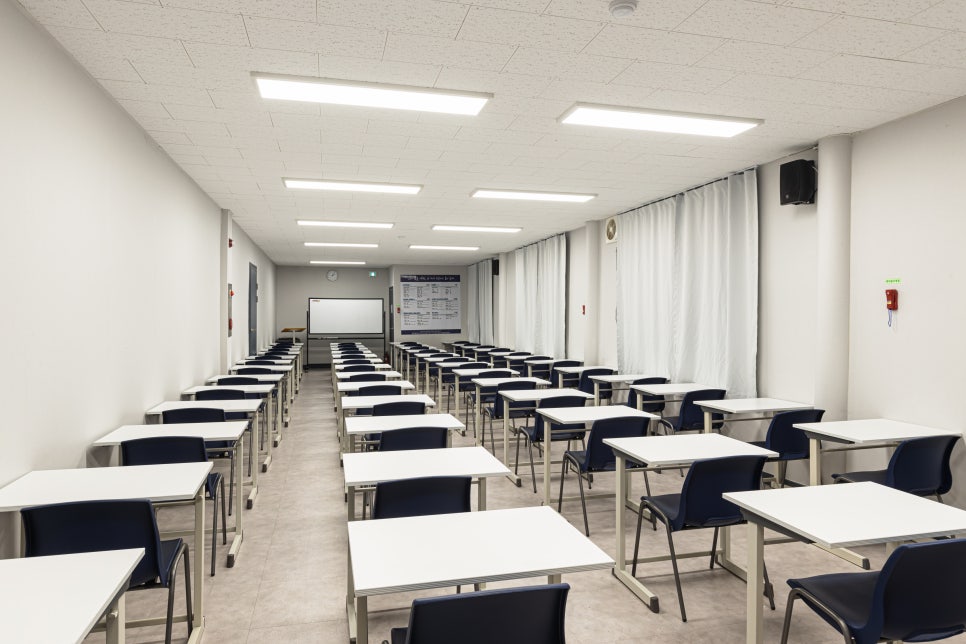 에듀셀파 남학생 기숙학원 모의고사실